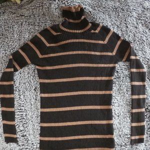 Maternity Turtle Neck!!!!!